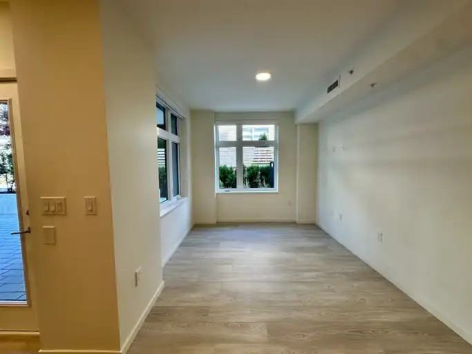 3268 Vanness Avenue - Photo 7 of 20