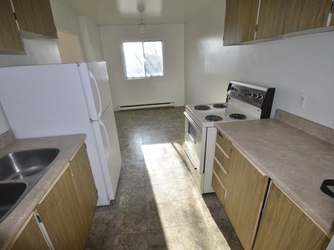 1252 Grenadier Dr - Photo 5 of 10