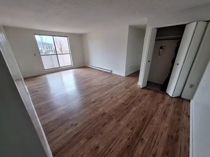 1252 Grenadier Dr - Photo 7 of 10