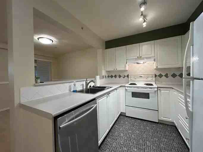 5518 14 Avenue #101 - Photo 3 of 16