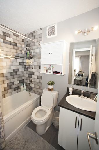 1421 Brookdale Ave #415 - Photo 7 of 8