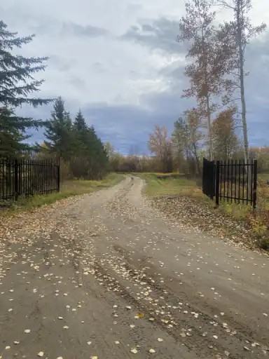 10849 27 Avenue - Photo 2 of 20