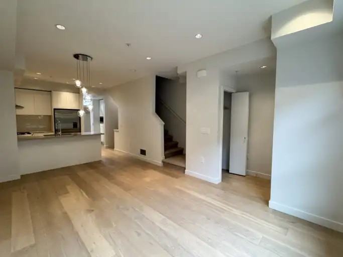 8570 Osler Street - Photo 4 of 20