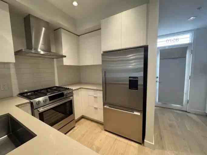 8570 Osler Street - Photo 7 of 20