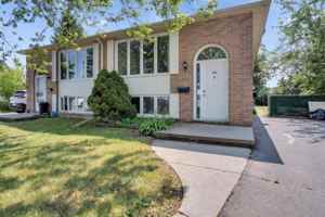 featured image of 250 Mclellan Crt #1