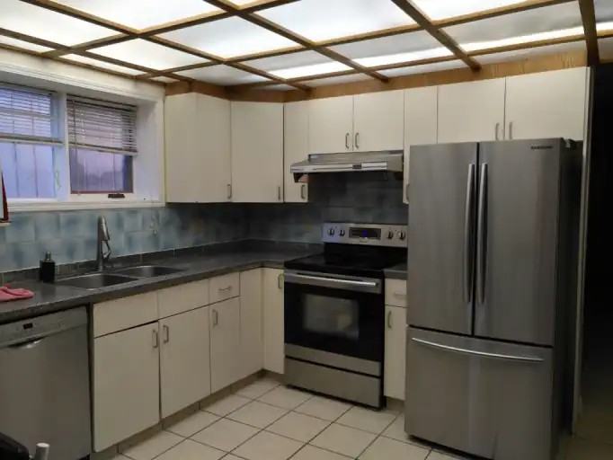 12419 55 St Nw - Photo 3 of 12