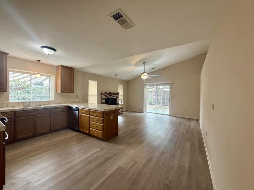 1430 Jubal Ct - Photo 3 of 14