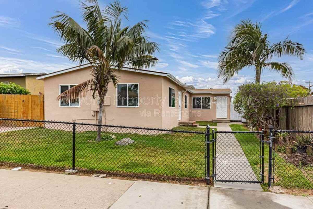 1405 Bush St - Photo 3 of 10