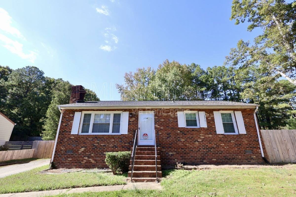 2728 Grantwood Rd - Photo 2 of 10