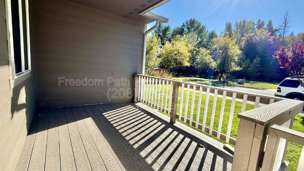 302 Ashlin Ct - Photo 2 of 10