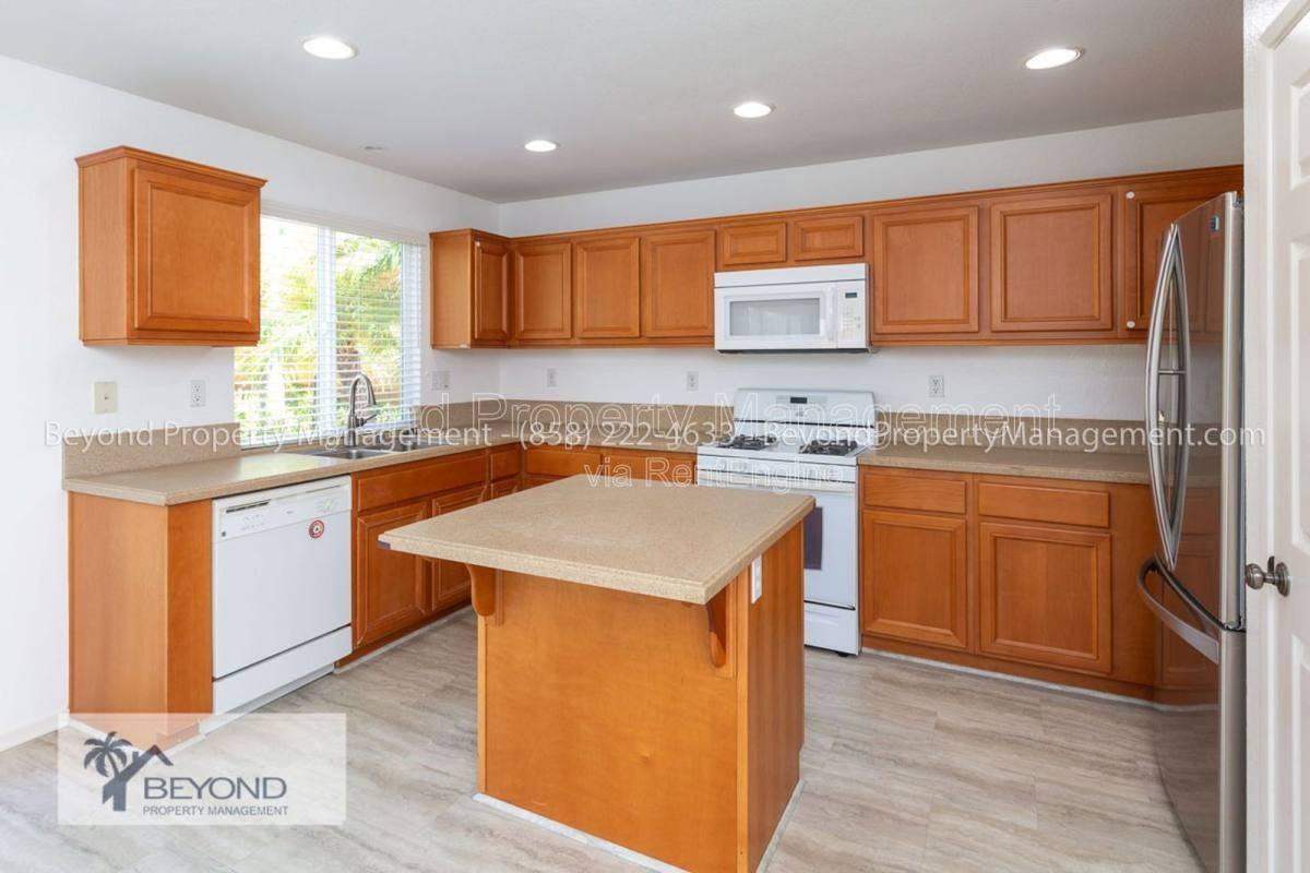 120 Canyon Creek Way - Photo 2 of 10