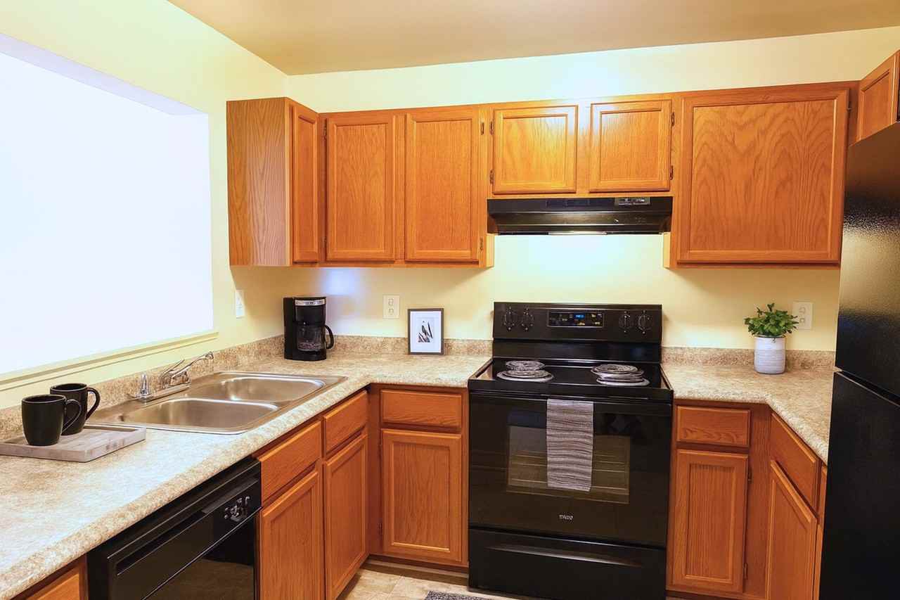 Kenley Square - Photo 5 of 15