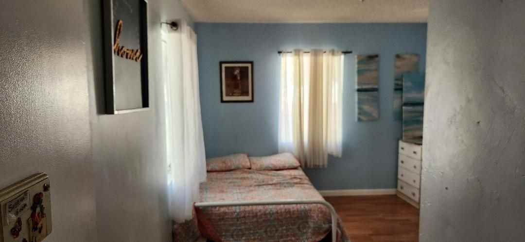 901 De La Fuente St - Photo 4 of 5