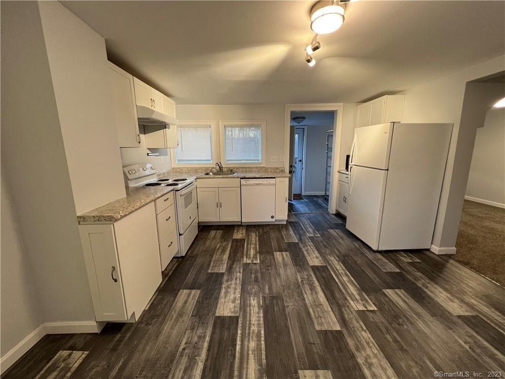 67 Mechanic St - Photo 3 of 12