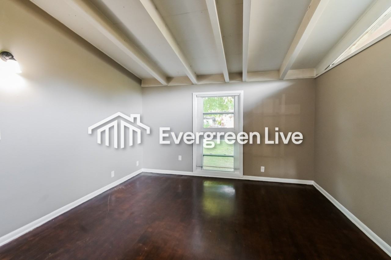 3129 Edgeware Rd S - Photo 7 of 16