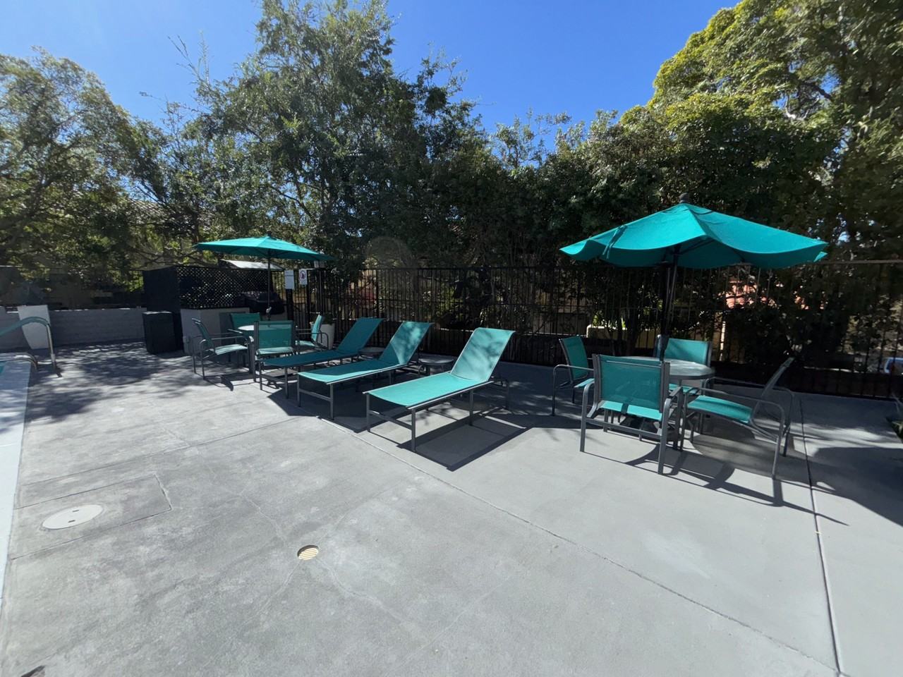 Almansor Villa Apartments - Photo 3 of 11