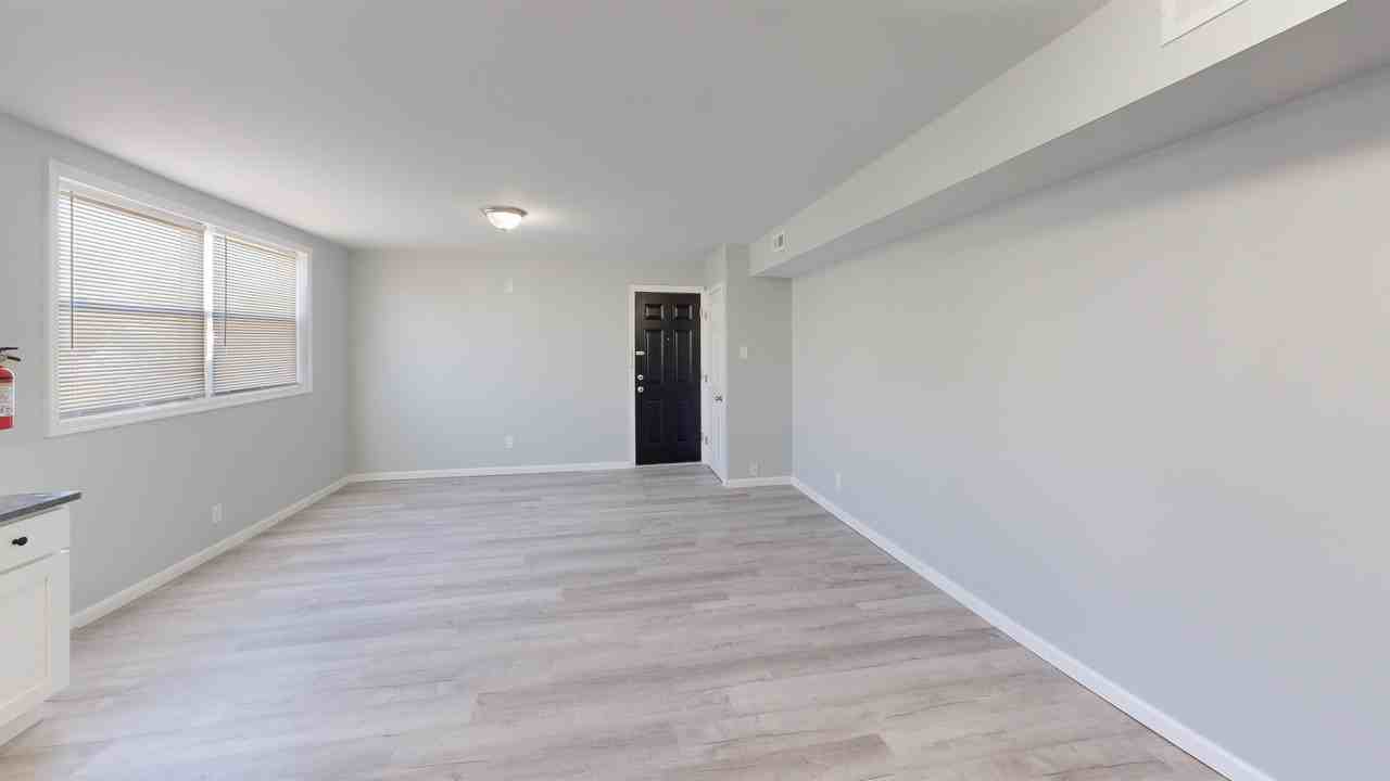 910 Gateway Blvd #D4 - Photo 7 of 12