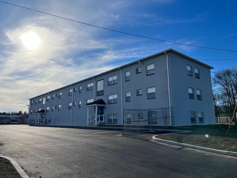 910 Gateway Blvd #D4 - Photo 3 of 12