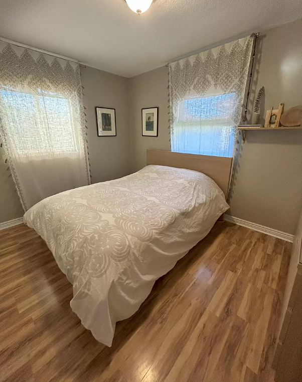 3021 Dexter St - Photo 3 of 17