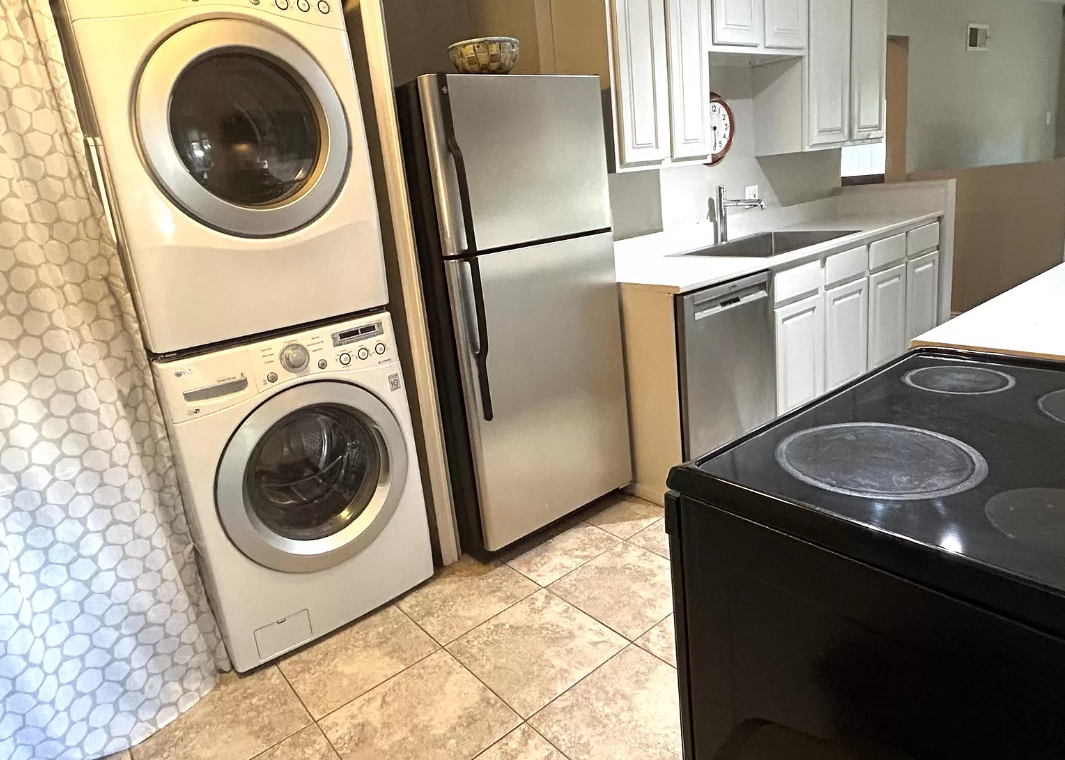 3021 Dexter St - Photo 4 of 17