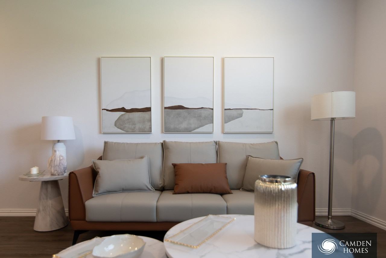 2730 William St - Photo 5 of 7