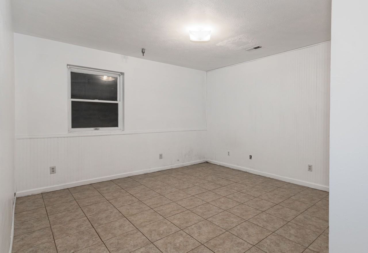 471 Dallas St #1 - Photo 2 of 14