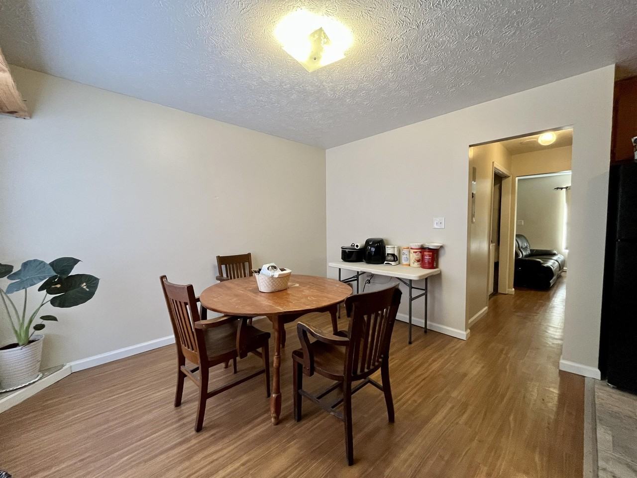 409 Mclane Ave #4 - Photo 5 of 10