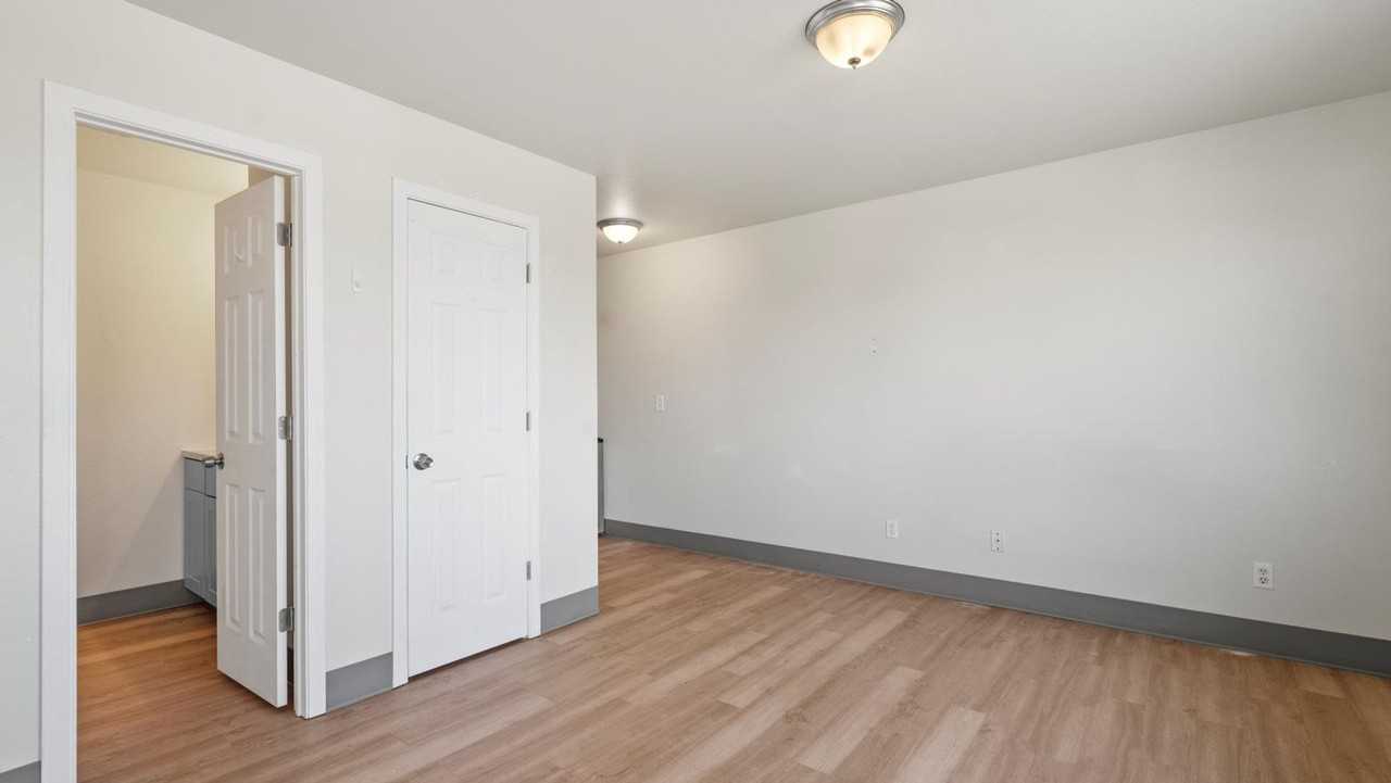 Richland Studios - Photo 2 of 13