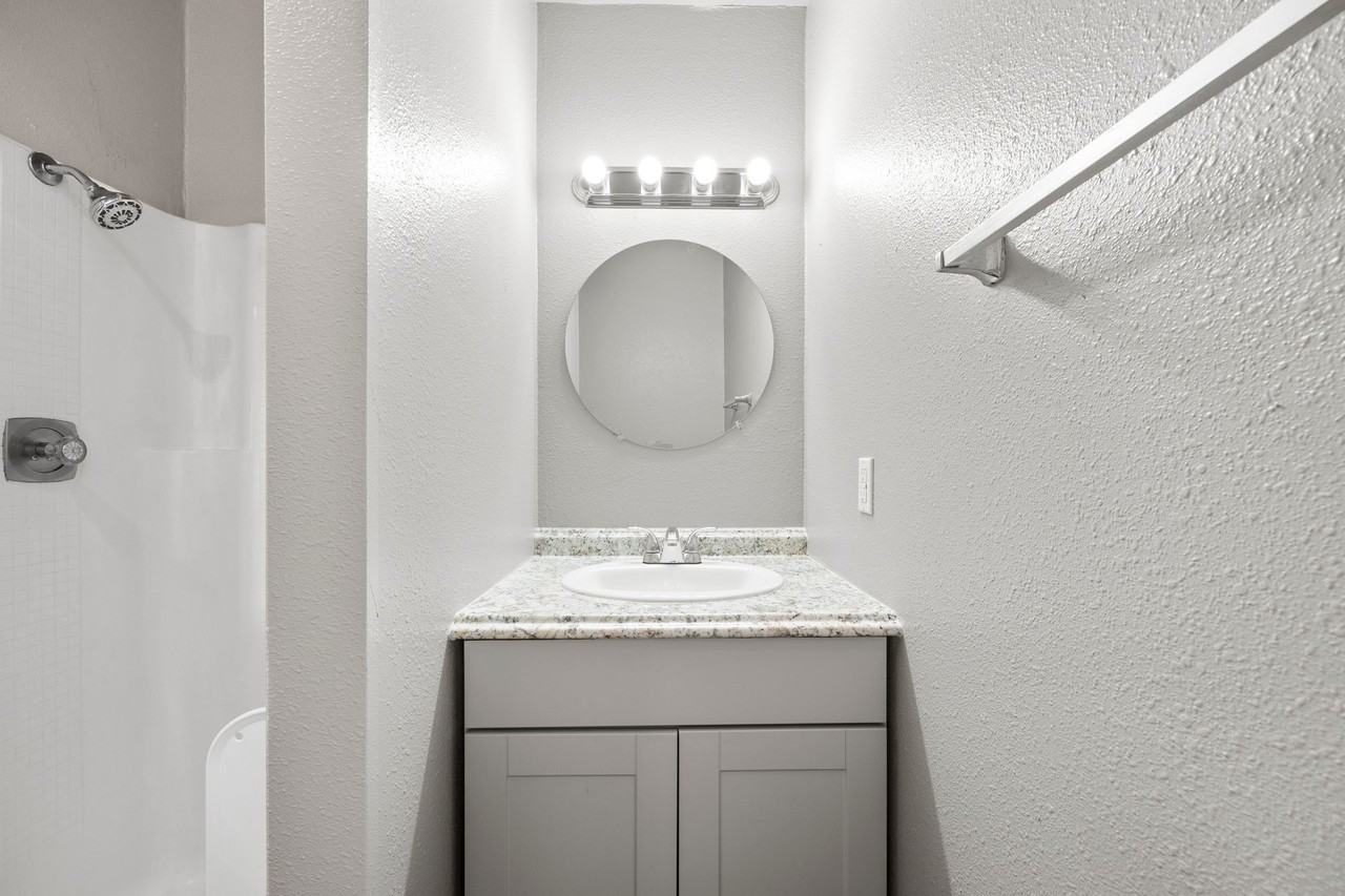 Richland Studios - Photo 6 of 13