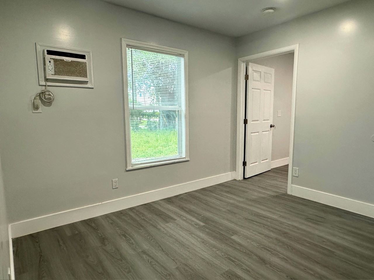 1390 Riverland Rd #2 - Photo 4 of 22