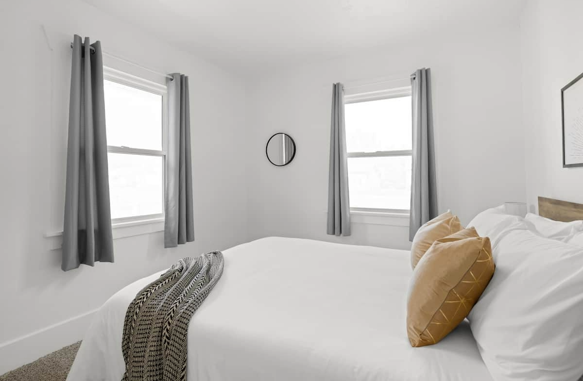 1905 5th St S - Photo 3 of 33