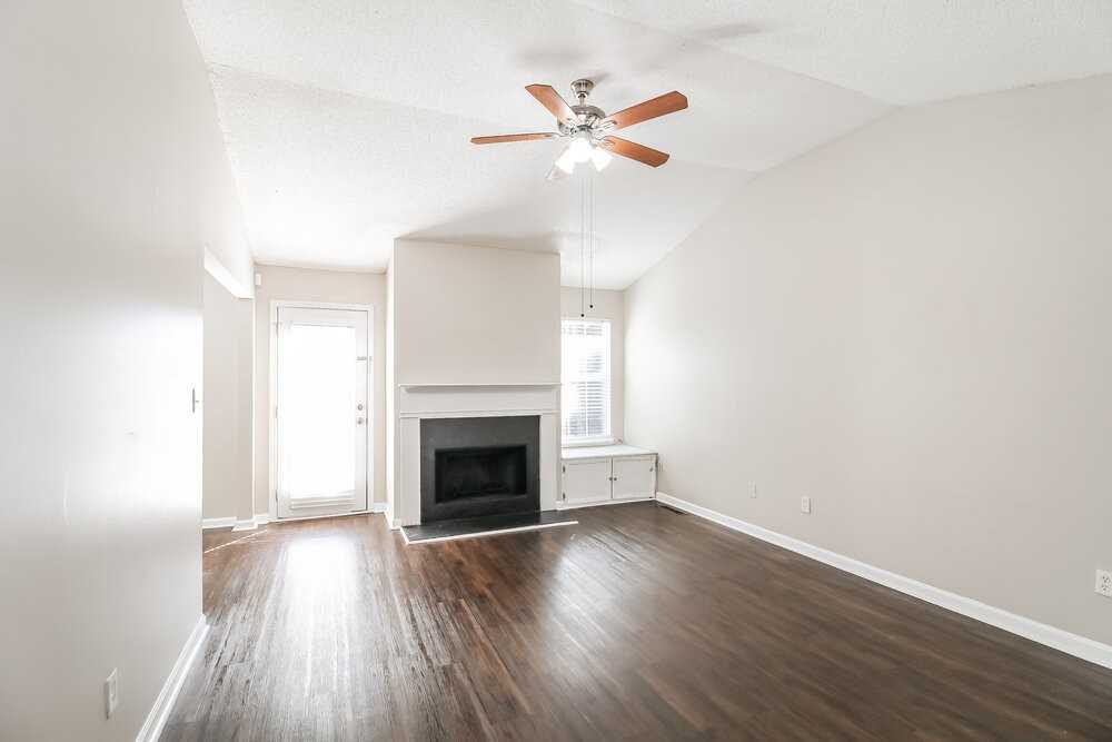 40 Savoy Park Dr - Photo 6 of 17
