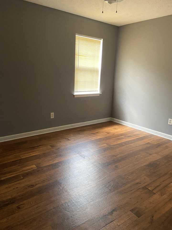 225 225 #1 - Photo 4 of 9