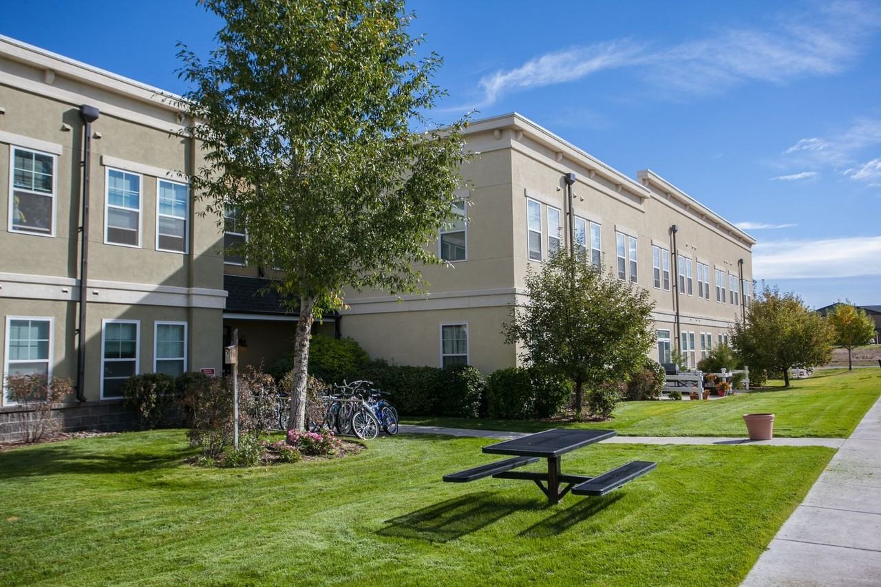 Sylvan Flats Apartments - Photo 3 of 50