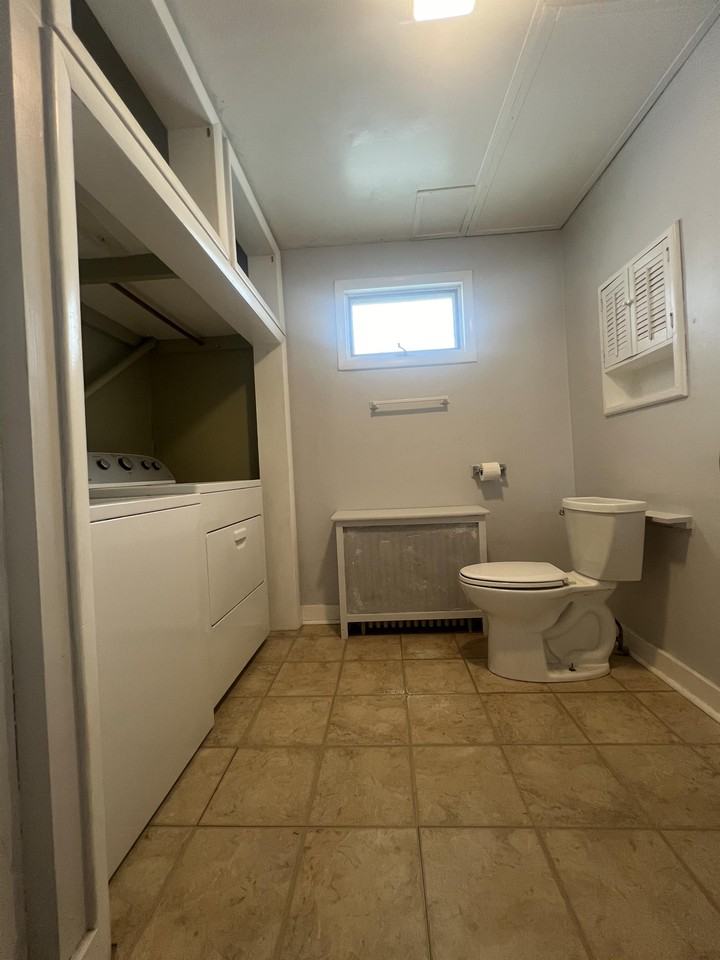 1823 8th St #1 - Photo 5 of 14