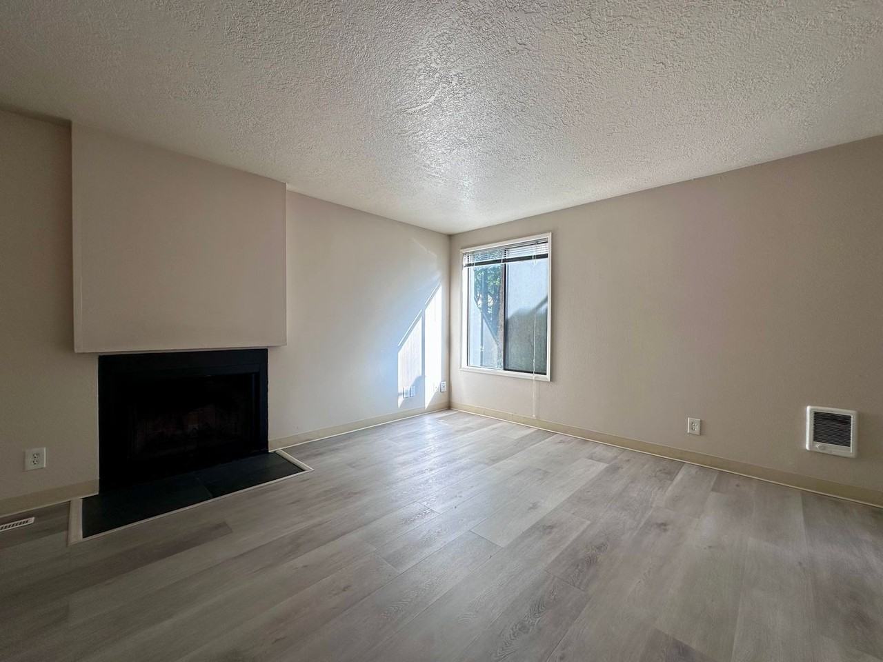 6955 Montauk Cir - Photo 4 of 22