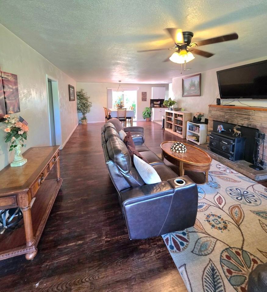 3910 Churn Creek Rd - Photo 5 of 23