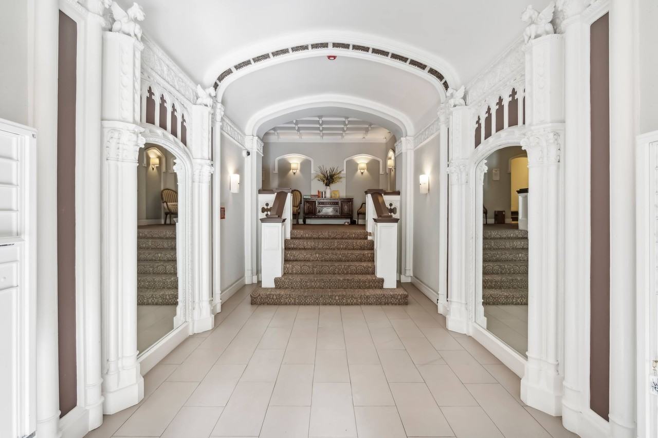 1840 Clay Street - Photo 3 of 5