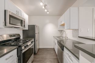 1725 Grismer Ave - Photo 1 of 1