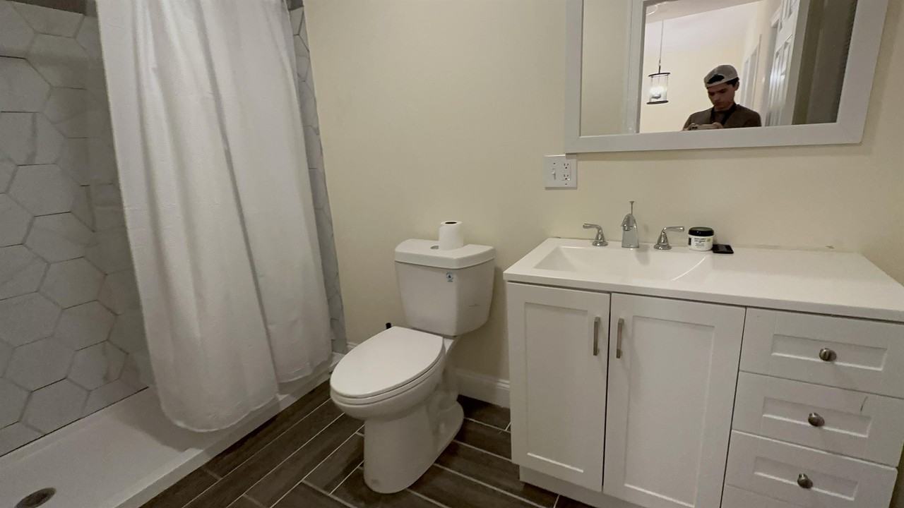 183 Jewett St - Photo 7 of 11