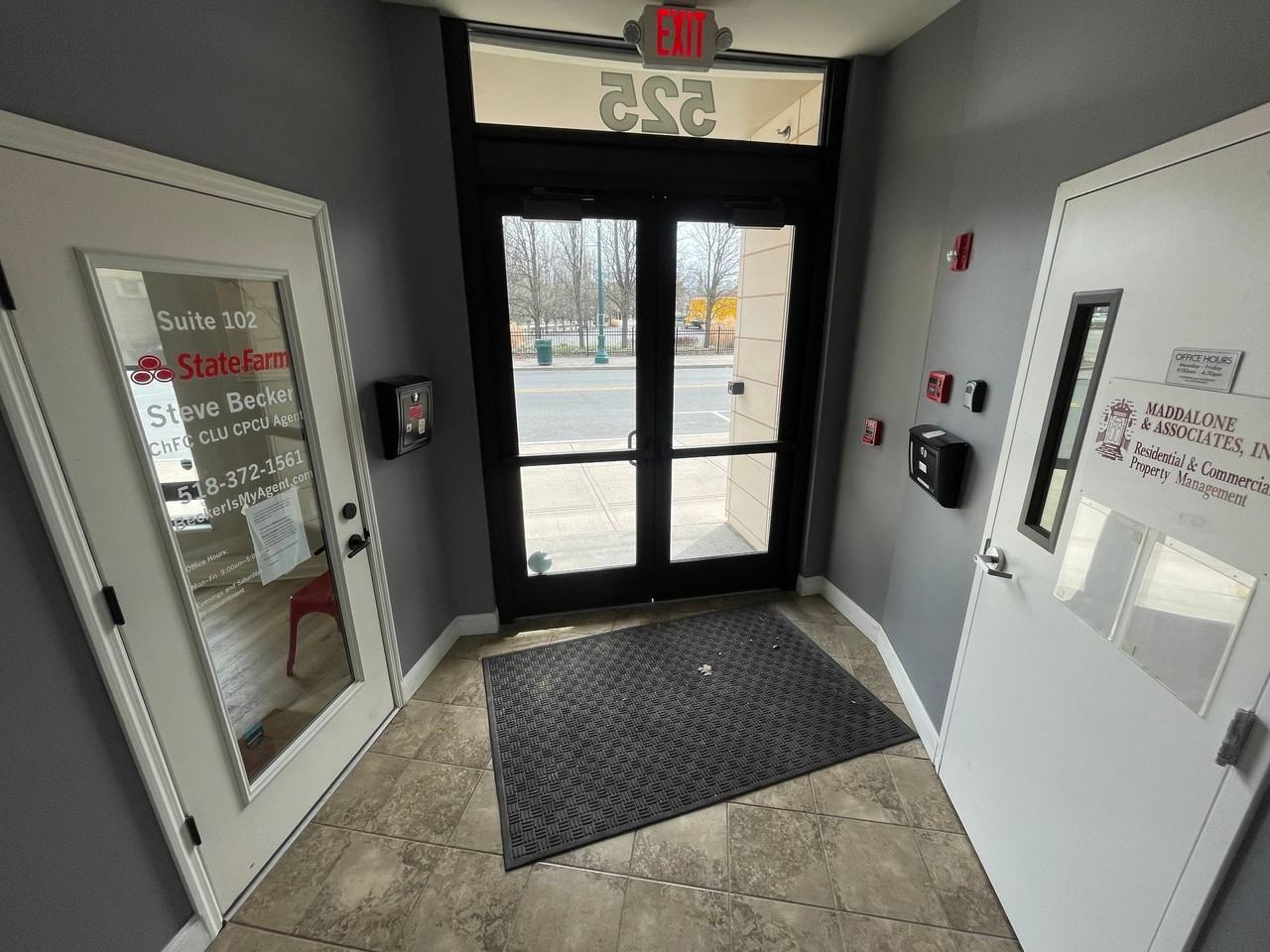 525 Union Street - Photo 5 of 23