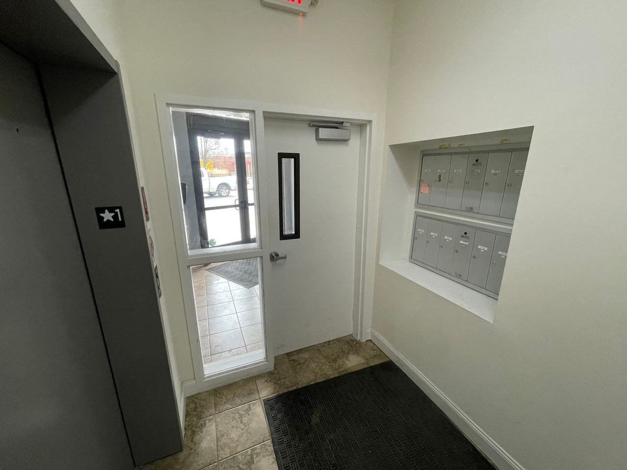 525 Union Street - Photo 6 of 23