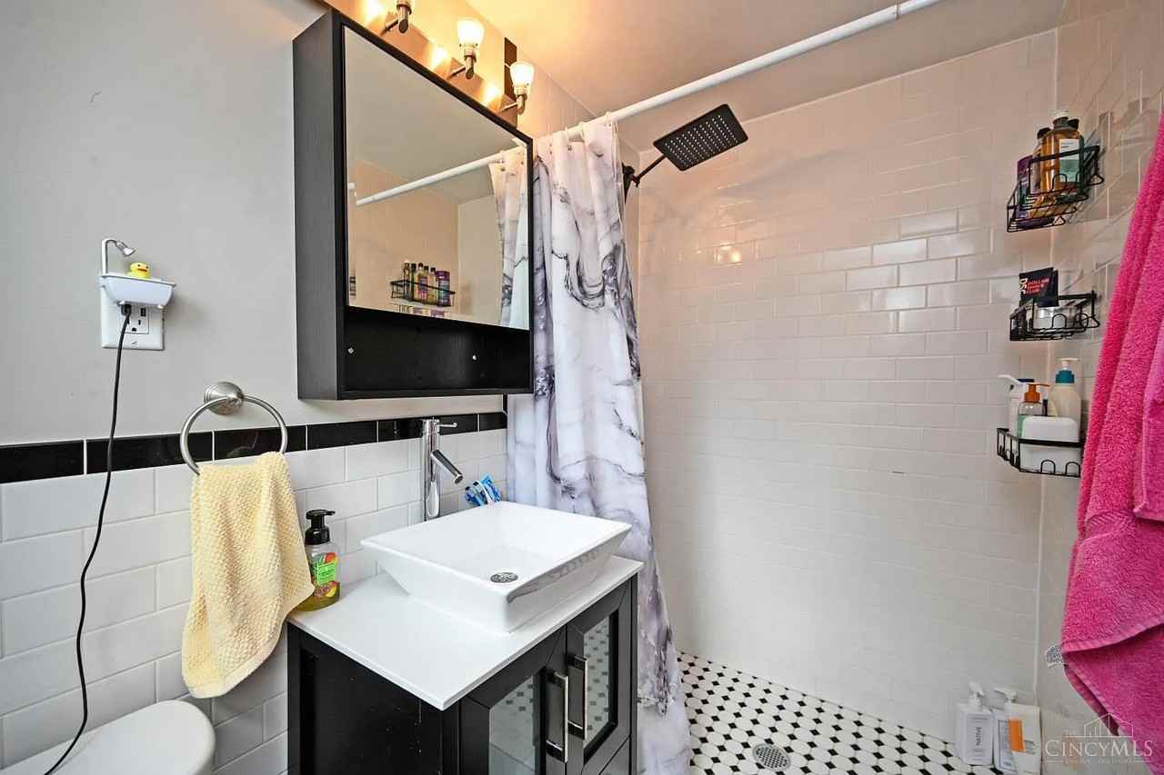 3292 Montana Ave #NA - Photo 3 of 10