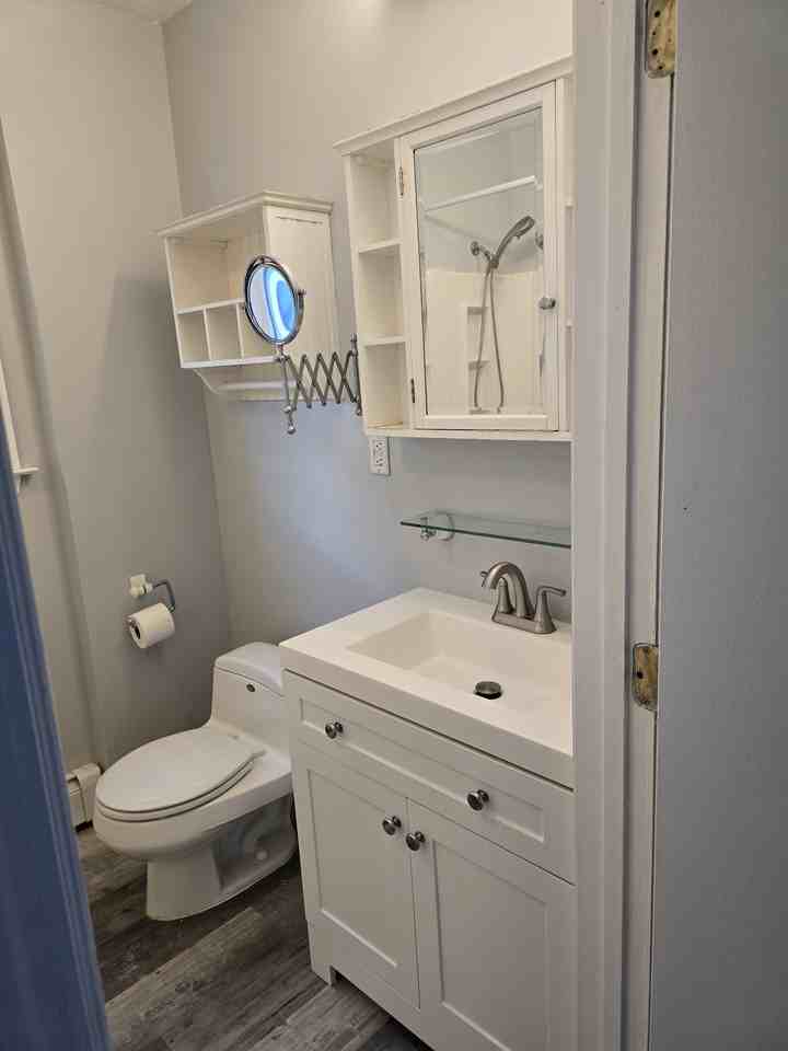 Butler Ave #1stFL - Photo 3 of 10