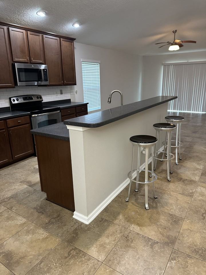 230 W Adelaide Dr #NA - Photo 2 of 23