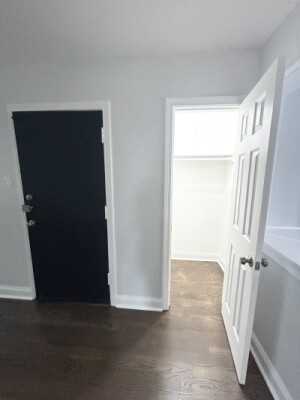 2715 W Berwyn Ave #1 - Photo 2 of 19