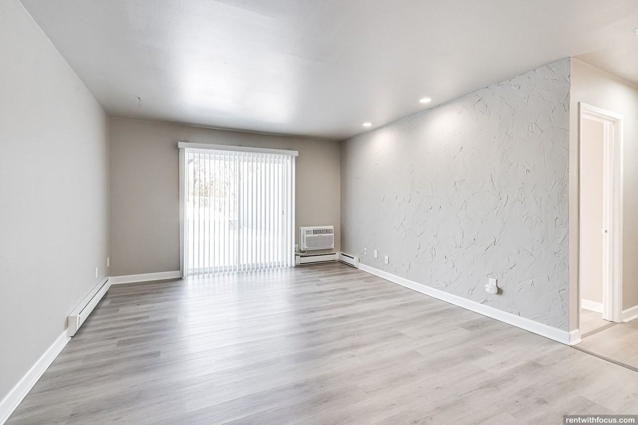 Fox Ridge - Photo 4 of 34