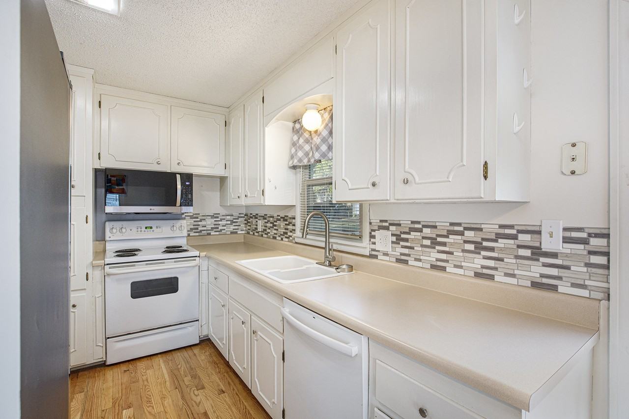 8420 N Virginia Ave #NA - Photo 4 of 16