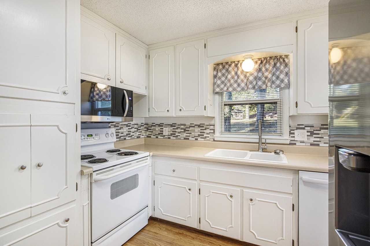 8420 N Virginia Ave #NA - Photo 5 of 16