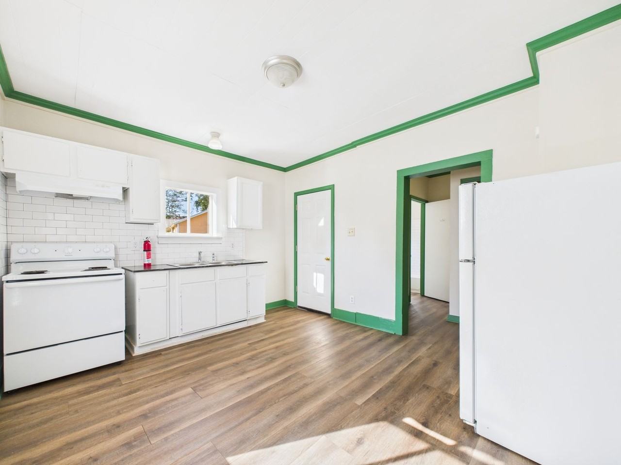 516 Lamar Street - Photo 7 of 17